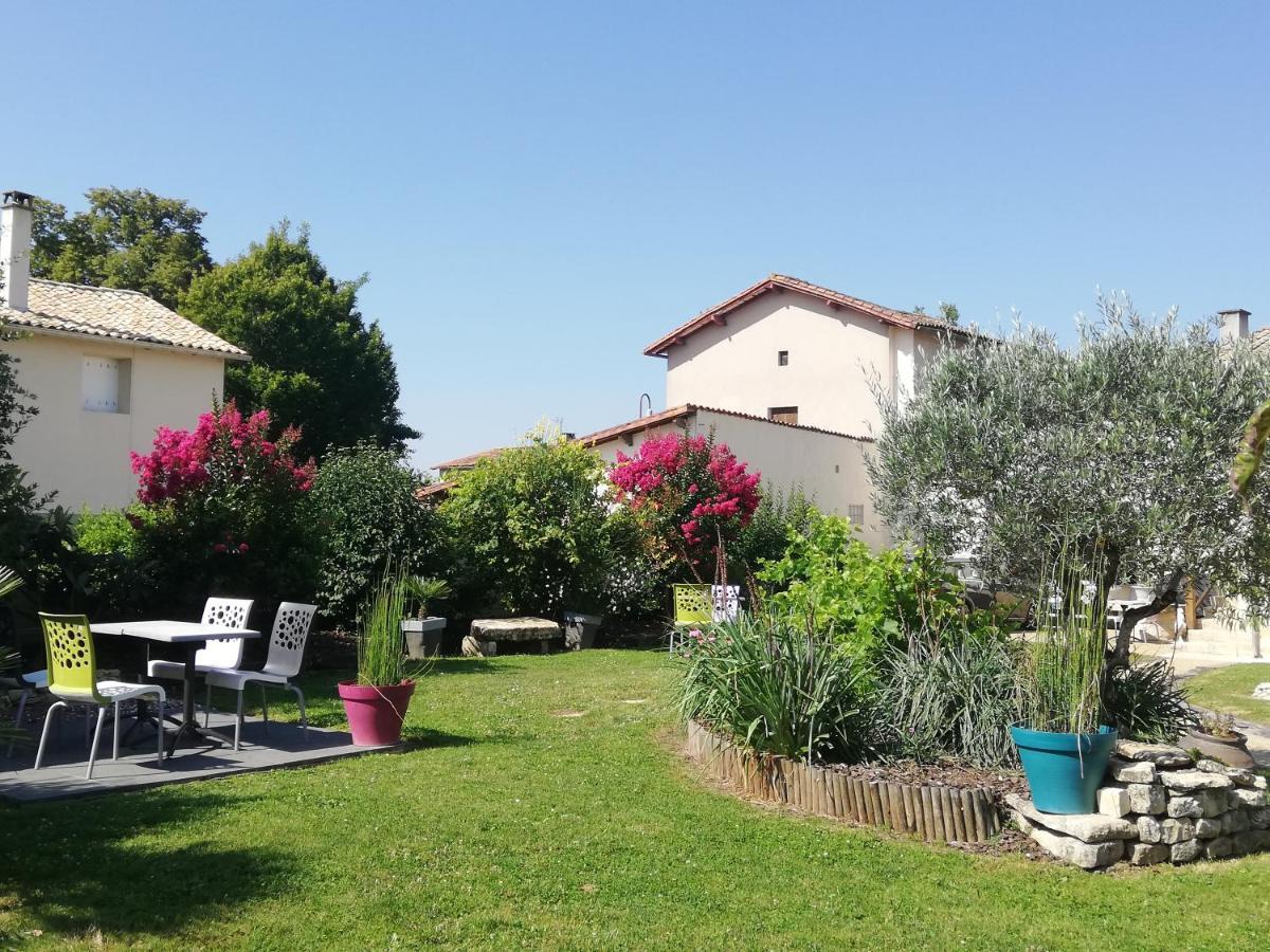 Les Chenets Bed & Breakfast Chenay  Exterior photo